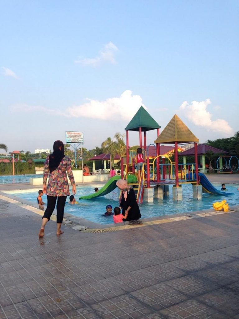 kolam renang Green Darul Ilmi Murni