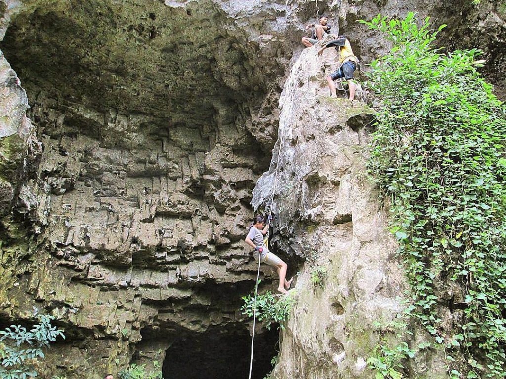 wisata gua Gong